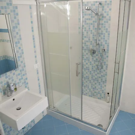 Alojamento de Acomodação e Pequeno-almoço B&B Marettimo