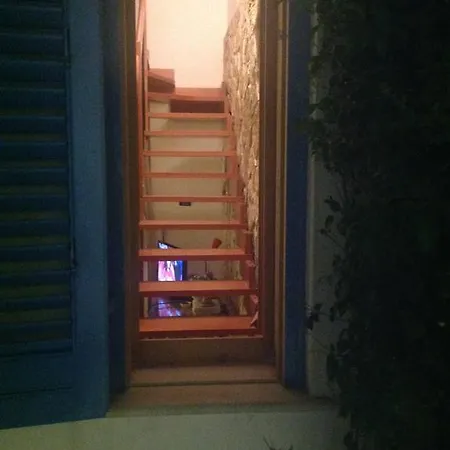 Alojamento de Acomodação e Pequeno-almoço B&B Marettimo *