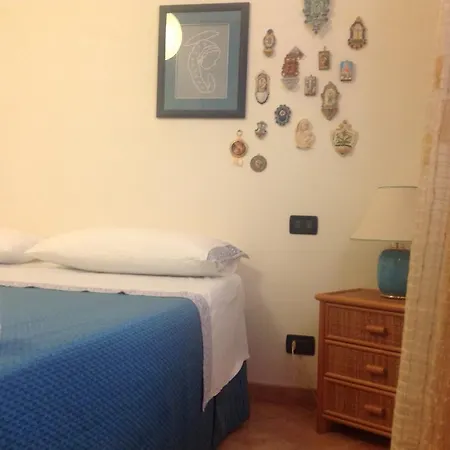 Alojamento de Acomodação e Pequeno-almoço B&B Marettimo *