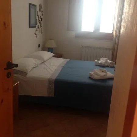 Alojamento de Acomodação e Pequeno-almoço B&B Marettimo